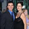 Carrie-Anne Moss et son mari Steven Roy lors de l'avant-première de The Matrix Reloaded à Westwood le 8 mai 2003