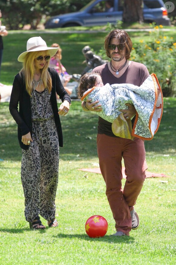 Rachel Zoe, son mari Rodger Berman et leur fils Skyler à Los Angeles, le 28 avril 2013.