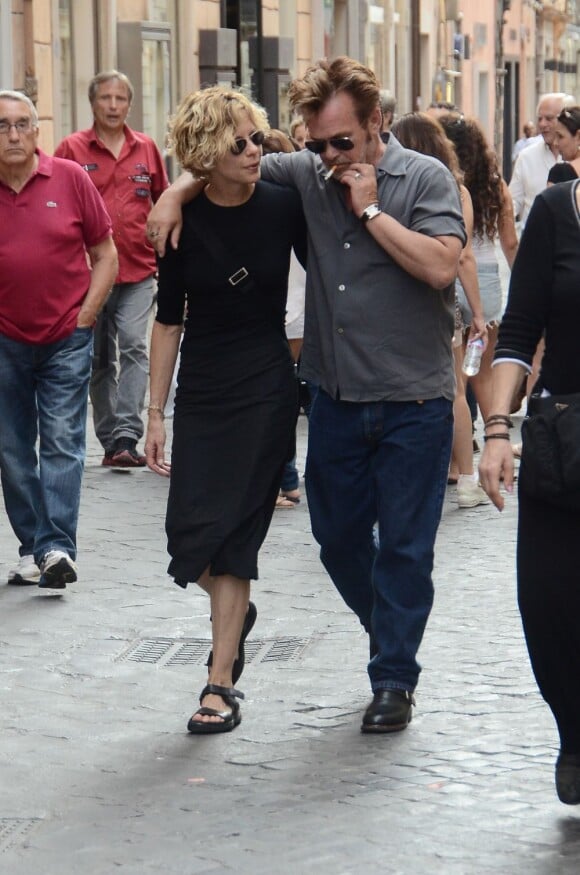 Meg Ryan et John Mellencamp se promenant dans les rues de Rome en Italie le 22 juin 2013