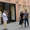 Les amoureux Meg Ryan et John Mellencamp se promenant dans les rues de Rome en Italie le 22 juin 2013