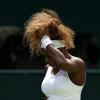 Serena Williams en a plein la tête de sa chevelure pour sa première journée à Wimbledon le 25 juin 2013