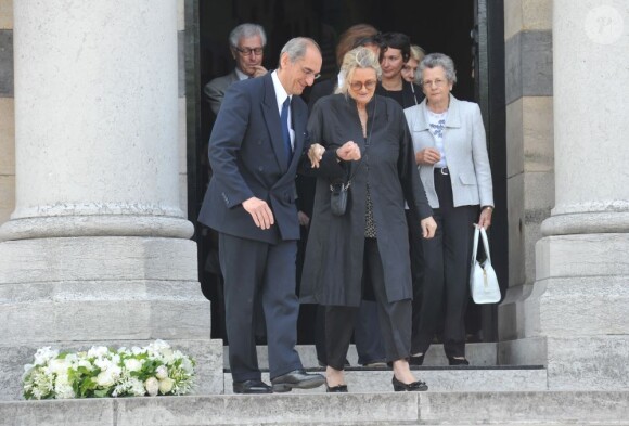 Anne-Aymone Giscard d'Estaing - Funérailles du couturier Jean-Louis Scherrer au cimetière du Père-Lachaise. A Paris le 26 juin 2013.