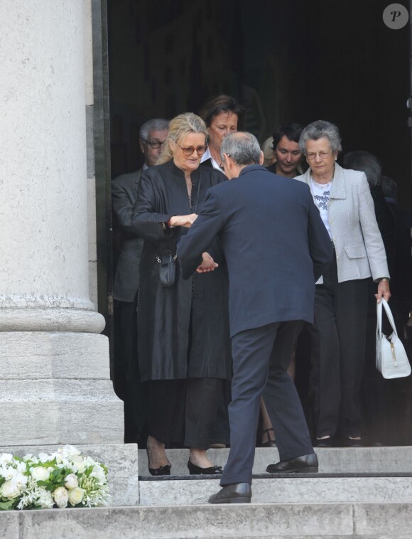 Anne-Aymone Giscard d'Estaing - Funérailles du couturier Jean-Louis Scherrer au cimetière du Père-Lachaise. A Paris le 26 juin 2013.