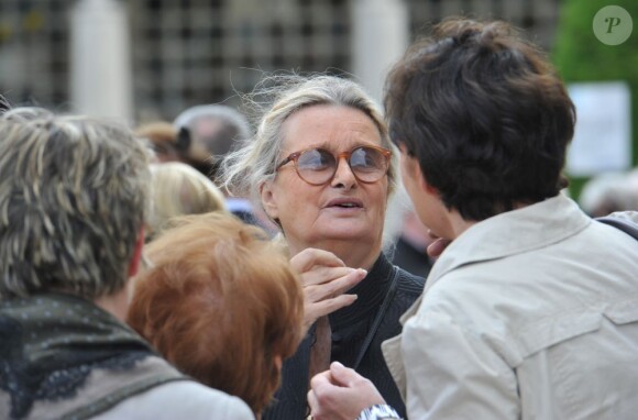 Laurence Laetitia Coëffin, ex-femme de Jean-Louis Scherrer - Funérailles du couturier Jean-Louis Scherrer au cimetière du Père-Lachaise. A Paris le 26 juin 2013.