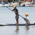 Les enfants de Gwen Stefani, Kingston et Zuma prennent des cours de paddleboard lors d'une journée passée à la plage sous le soleil de Californie, le 29 juin 2013 à Los Angeles 