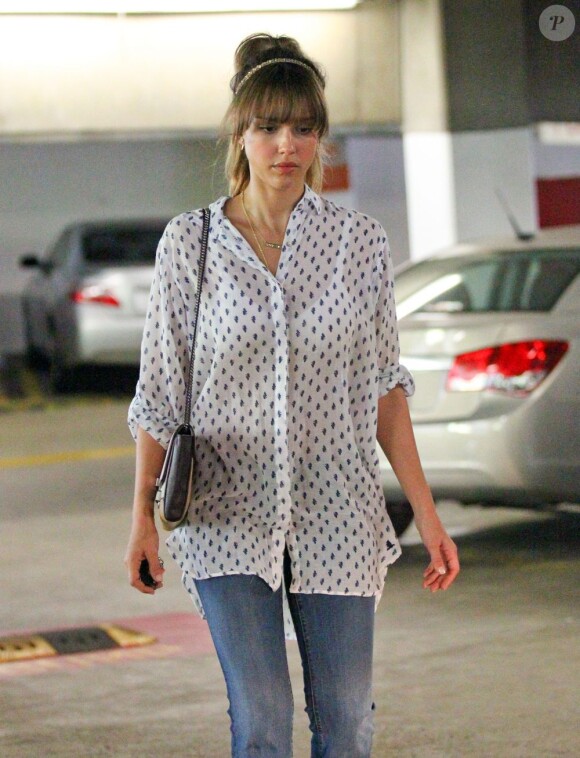 Jessica Alba se rend chez le docteur à West Hollywood, le 28 juin 2013
