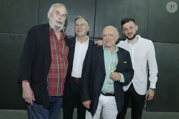 Niele Toroni, Yvon Lambert, Bertrand Lavier et Loris Gréaud - Cérémonie de remise du 22e Prix Montblanc de la Culture à la galerie Yvon Lambert à Paris le 1er juillet 2013.