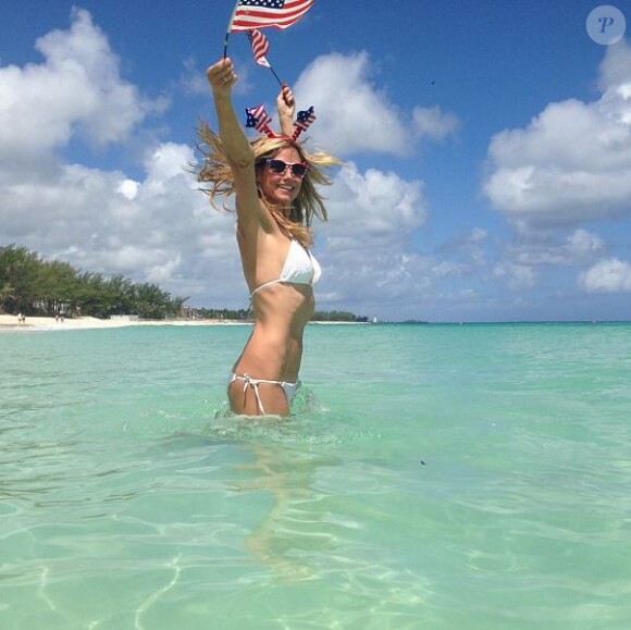 Heidi Klum pose en bikini pour le 4 juillet 2013, fête nationale des États-Unis, sur Instagram.