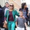 Sharon Stone, accompagnée de son fils Roan Bronstein, est allée faire du shopping avec son amie Inès de la Fressange à Paris le 4 juillet 2013