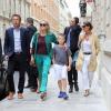 Sharon Stone, accompagnée de son fils Roan Bronstein, est allée faire du shopping avecson amie Inès de la Fressange à Paris le 4 juillet 2013