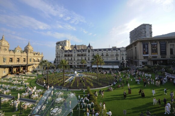150e anniversaire de la Société des Bains de Mer célébré par un diner sur l'herbe sur la Place du Casino de Monte-Carlo, à Monaco le 5 juillet 2013.