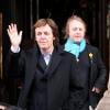 Paul McCartney et son fils James à Paris, le 5 mars 2013.