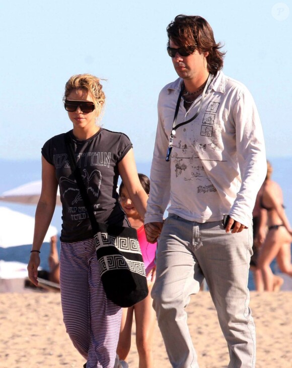 Shakira et son petit-ami de l'époque Antonio de La Rua en Uruguay, le 5 janvier 2010.