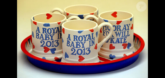 Des mugs sortis des ateliers Emma Bridgewater à Stoke on Trent... La naissance du royal baby de Kate Middleton et du prince William a mis en branle un raz-de-marée de memorabilia durant la grossesse de la duchesse de Cambridge...