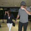 Eva Longoria et Ernesto Arguello arrivent à l'aéroport de Los Angeles, le 9 juillet 2013.