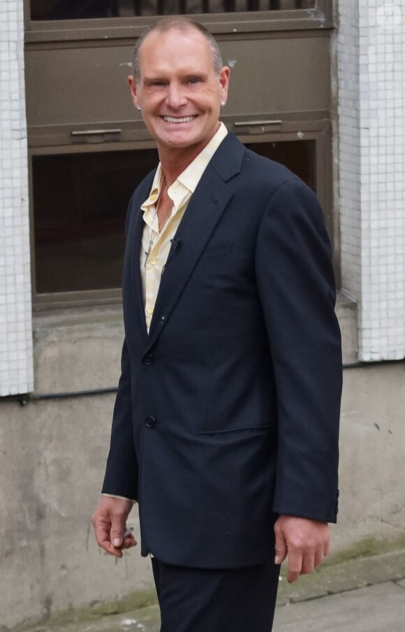 Paul Gascoigne avait le sourire lors de son arrivée aux studios ITV de Londres, le 10 avril 2013