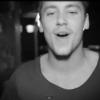 Le jeune chanteur suisse Bastian Baker dans le clip de 79 Clinton Street, premier extrait de l'album Too old to die young, dans les bacs le 30 septembre 2013.