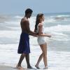 Zendaya Coleman, accompagnée de Traver Jackson, profite du soleil californien sur une plage de Malibu, le mardi 9 juillet 2013.