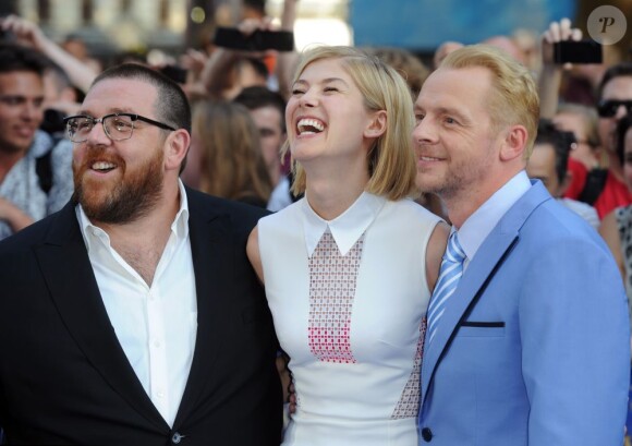 Nick Frost, Rosamund Pike et Simon Pegg à l'avant-première mondiale du film The World's End à Londres, le 10 juillet 2013.