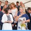 Eugenie d'York et Zara Phillips le 11 juillet 2013 au gala du premier jour du Coronation Festival organisé à Buckingham Palace par la Royal Warrants Holders Association à l'occasion des 60 ans du couronnement d'Elizabeth II.