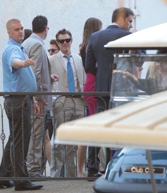 Mariage de Jimmy Kimmel et Molly McNearney à Ojai, le 13 juillet 2013. Ici on peut voir Ben Affleck et Johnny Knoxville.