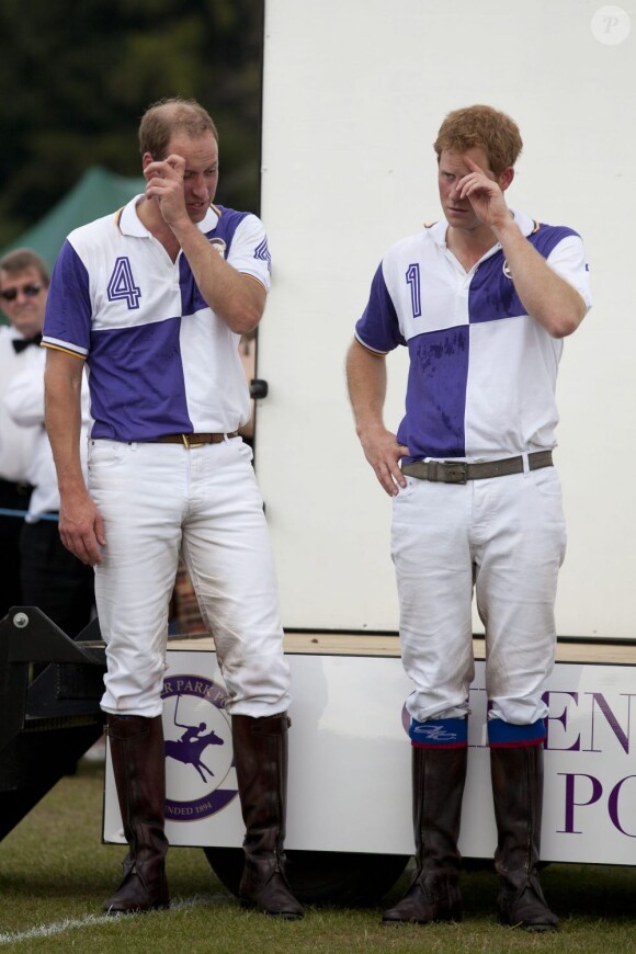 Les princes William et Harry disputaient le 14 juillet 2013 au club de Cirencester Park un match de polo caritatif, le Jerudong Trophy, pendant que Kate Middleton continuait de... ne pas accoucher.