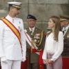 Le prince Felipe et la princesse Letizia d'Espagne à l'Académie militaire navale de Pontevedra pour la prestation de serment des jeunes diplômés, le 16 juillet 2013