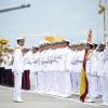 Le prince Felipe d'Espagne lors de la revue des troupes le 16 juillet 2013 à l'Académie militaire navale de Pontevedra pour la prestation de serment des jeunes diplômés