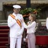 Le prince Felipe et la princesse Letizia d'Espagne le 16 juillet 2013 à l'Académie militaire navale de Pontevedra pour la prestation de serment des jeunes diplômés