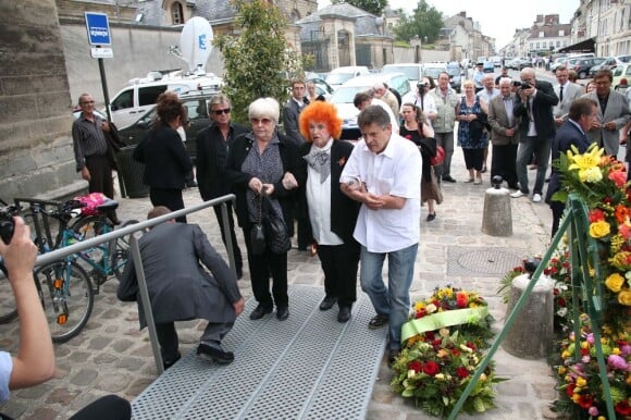 La famille d'André Verchuren assiste à ses obsèques à Chantilly le 17 juillet 2013.