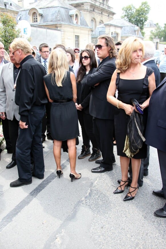 La famille d'André Verchuren assiste à ses obsèques à Chantilly le 17 juillet 2013.