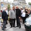 Jean Pierre Foucault et Harry Williams, fils aîné de André Verchuren aux obsèques d'André Verchuren à Chantilly le 17 juillet 2013.