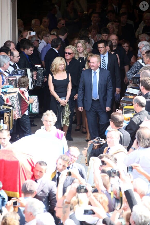 Harry Williams, fils aîné d'André Verchuren et sa famille aux obsèques d'André Verchuren à Chantilly le 17 juillet 2013.