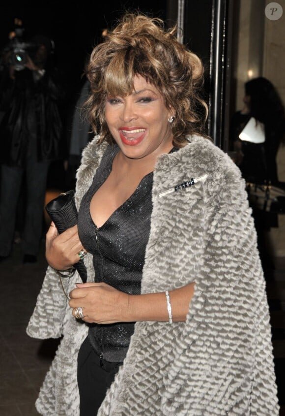 Tina Turner au défilé Armani à Paris, le 25 janvier 2010.