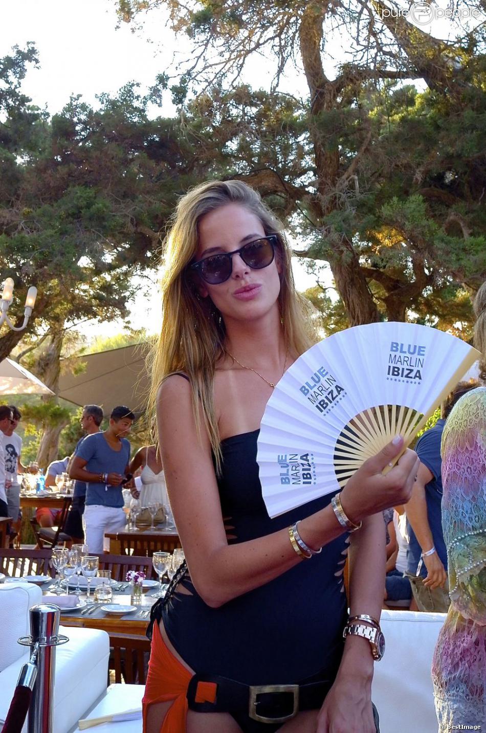 Exclusif - Nathalie Sorensen, la fiancée de Christian Audigier à Ibiza le 7 juillet 2013.