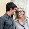 Sharon Stone en toute complicité avec Riccardo Scamarcio sur le premier jour de tournage du film Un ragazzo d'oro à Rome, le 18 juillet 2013.