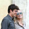 Sharon Stone pose avec Riccardo Scamarcio sur le premier jour de tournage du film Un ragazzo d'oro à Rome, le 18 juillet 2013.