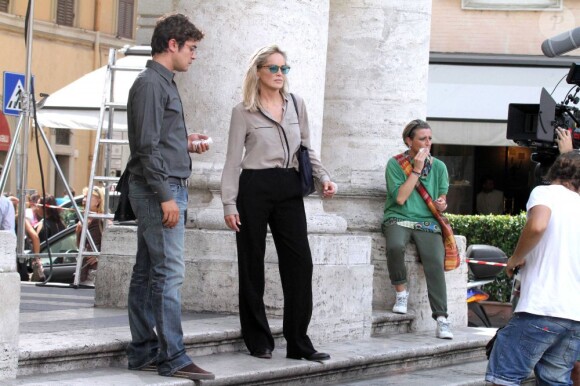 Sharon Stone avec Riccardo Scamarcio pendant le premier jour de tournage du film Un ragazzo d'oro à Rome, le 18 juillet 2013.