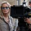 Sharon Stone attentive sur le tournage du film Un ragazzo d'oro à Rome, le 18 juillet 2013.