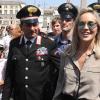 Sharon Stone arrive sur le tournage du film Un ragazzo d'oro à Rome, le 18 juillet 2013.