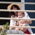Kourtney Kardashian et sa fille Penelope Disick sur la plage de Malibu, le 4 juillet 2013.