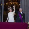 Le roi Philippe et la reine Mathilde de Belgique se présente au balcon du palais royal après la prestation de serment de Philippe à Bruxelles, le 21 juillet 2013.