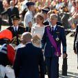 Bain de foule pour la princesse Mathilde et le prince Philippe qui seront dans quelques heures les nouveaux roi et reine des Belges - après le "Te Deum" en la cathédrale Saints-Michel-et-Gudule à Bruxelles, le 21 juillet 2013.