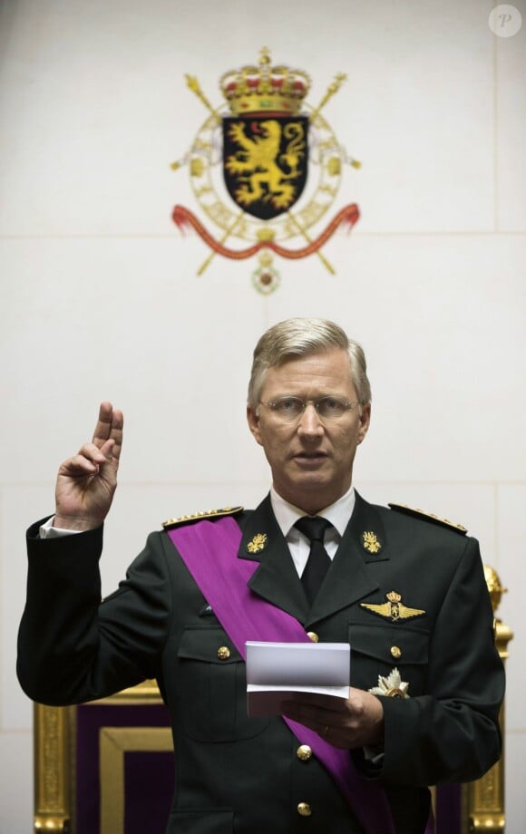 Le nouveau roi Philippe de Belgique prête serment devant les députés et les sénateurs à Bruxelles, le 21 juillet 2013.
