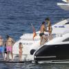 Rafael Nadal et sa petite amie Xisca Perello en vacances au large de Majorque avec leurs proches le 19 juillet 2013
