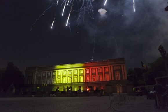 Le palais royal à Bruxelles aux couleurs de la Belgique, le 21 juillet 2013.