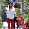 Exclusif - L'actrice Eva Longoria emmène sa mère Ella Eva Mireles et son neveu dans un salon de coiffure à West Hollywood, le 23 juillet 2013.