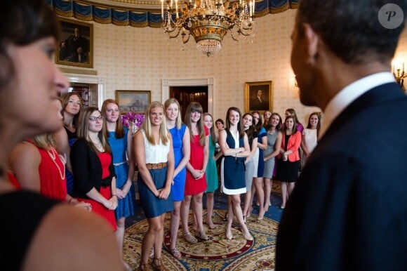 Barack Obama a rencontré des joueuses de basket à la Maison Blanche à Washington en juin 2013. Il s'agissait des championnes de la division III, de l'équipe des Tigers de la DePauw University.