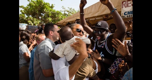 Barack Obama est allé à la rencontre de la population lors de son voyage au Sénégal. Il était ici sur l'île de Gorée. Juin 2013. 