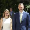 Le prince Felipe et Letizia d'Espagne ont remis le prix de journalisme Luis Carandell, à la journaliste parlementaire Maria Rey, au Sénat, à Madrid, le 24 juillet 2013.